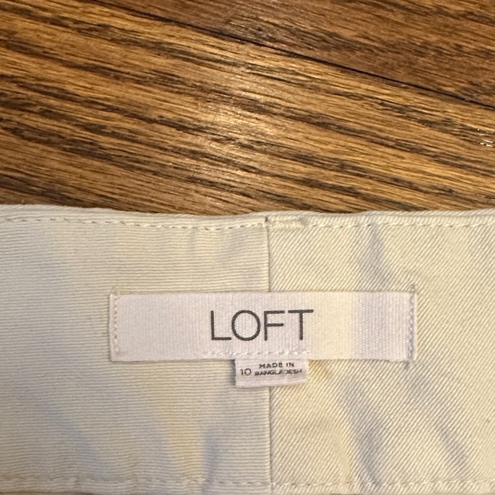 GUC LOFT Cream Riviera Shorts; 10 - Picture 2 of 4